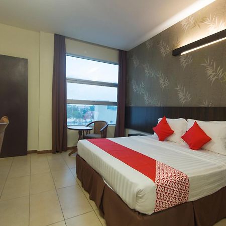 Oyo 837 Hotel Bei King Sitiawan Kültér fotó